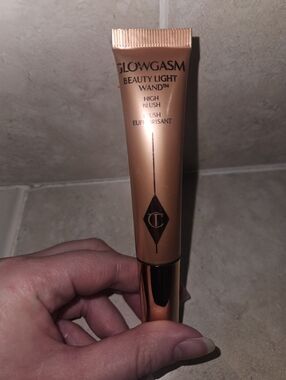 NWOT Charolette Tilbury Glowgasm Beauty Light Wand